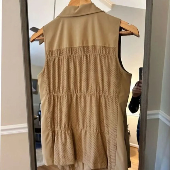 Chico's Zenergy Tan Full Zip Vest Size Small‎ - Picture 3 of 4